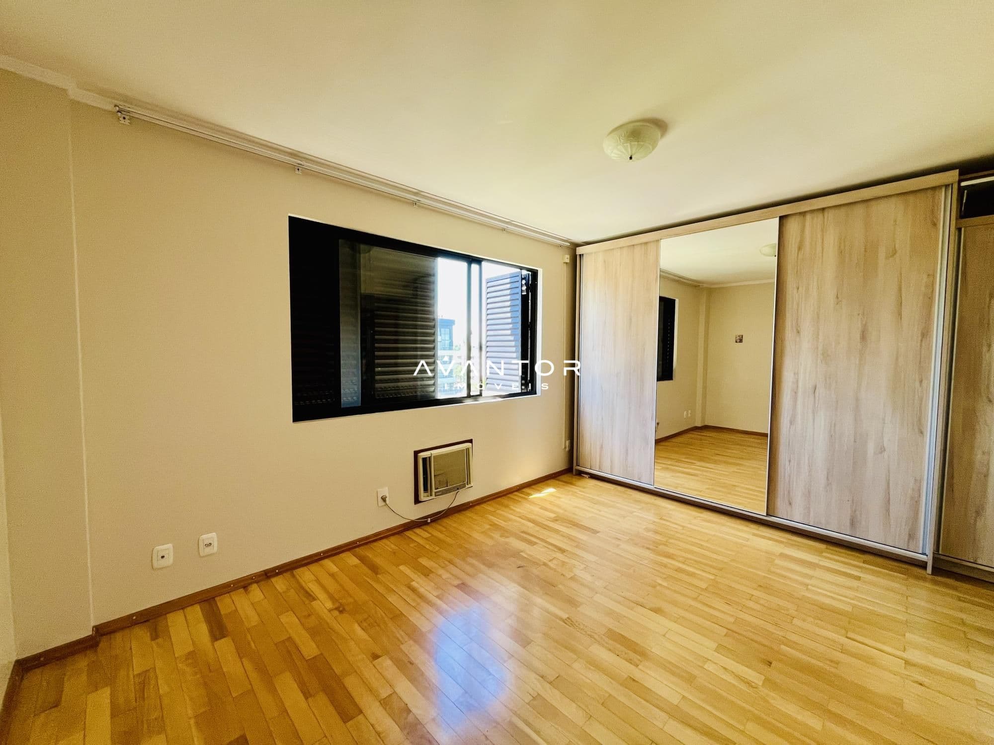 Apartamento com 4 quartos à venda em Nossa Senhora de Lourdes, Santa Maria/RS — foto 24 de 31
