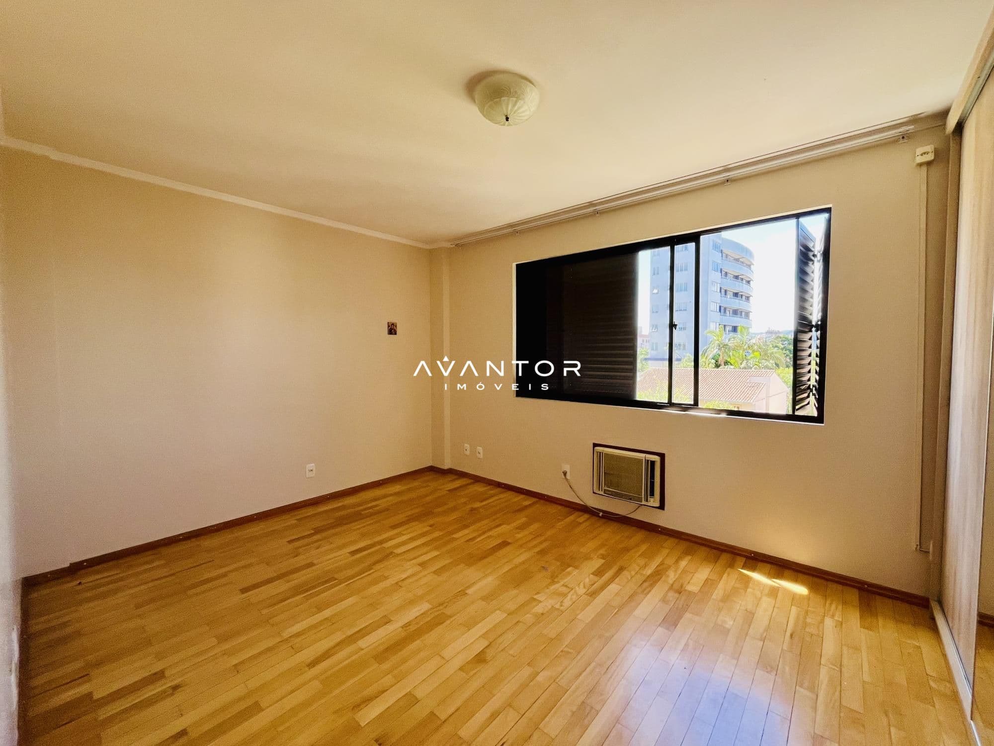 Apartamento com 4 quartos à venda em Nossa Senhora de Lourdes, Santa Maria/RS — foto 25 de 31