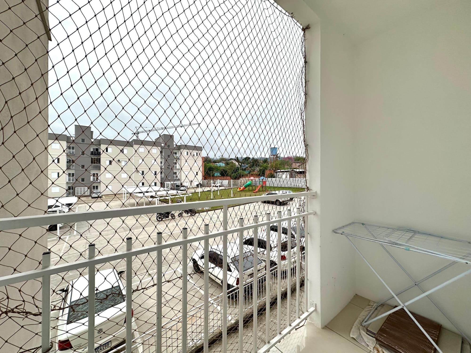 Apartamento mobiliado de 2 dormitórios, sala e cozinha conjugadas, banheiro social, sacada — Apartamento com 2 quartos para alugar em Caturrita, Santa Maria/RS