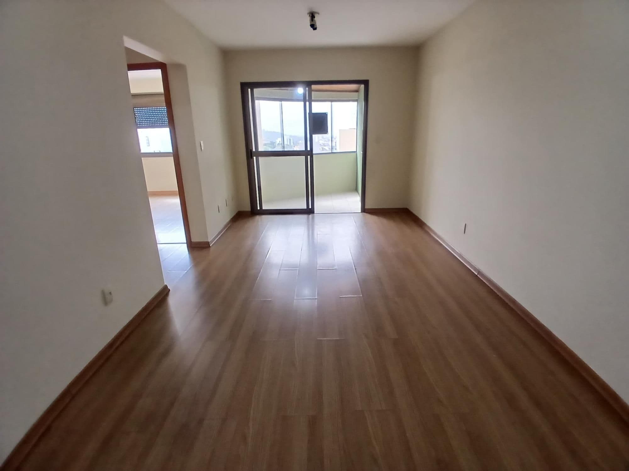 Apartamento De 2 Dormitórios Para Locação No Residencial Royal Plaza — Apartamento com 2 quartos para alugar em Nossa Senhora das Dores, Santa Maria/RS