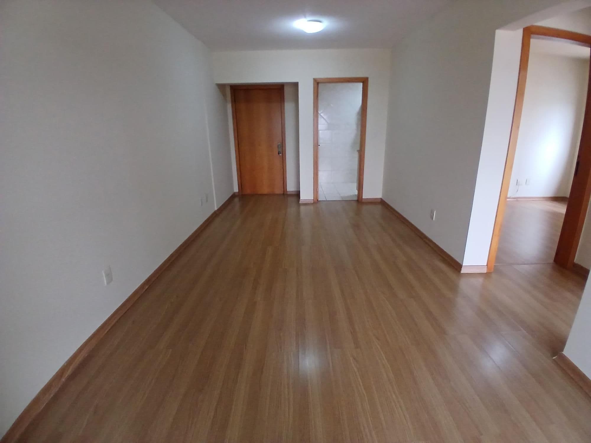 Apartamento De 2 Dormitórios Para Locação No Residencial Royal Plaza — Apartamento com 2 quartos para alugar em Nossa Senhora das Dores, Santa Maria/RS