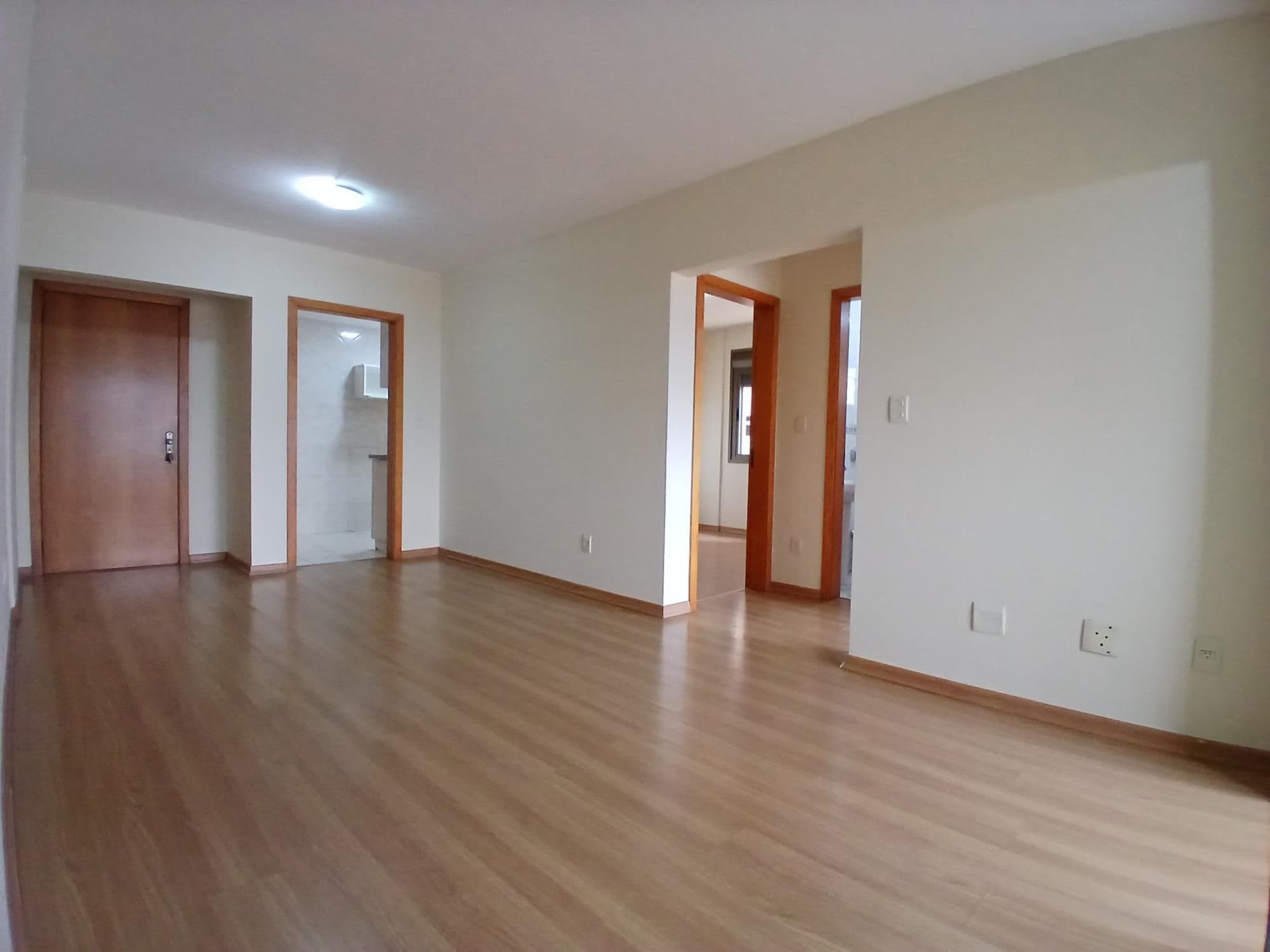 Apartamento De 2 Dormitórios Para Locação No Residencial Royal Plaza — Apartamento com 2 quartos para alugar em Nossa Senhora das Dores, Santa Maria/RS