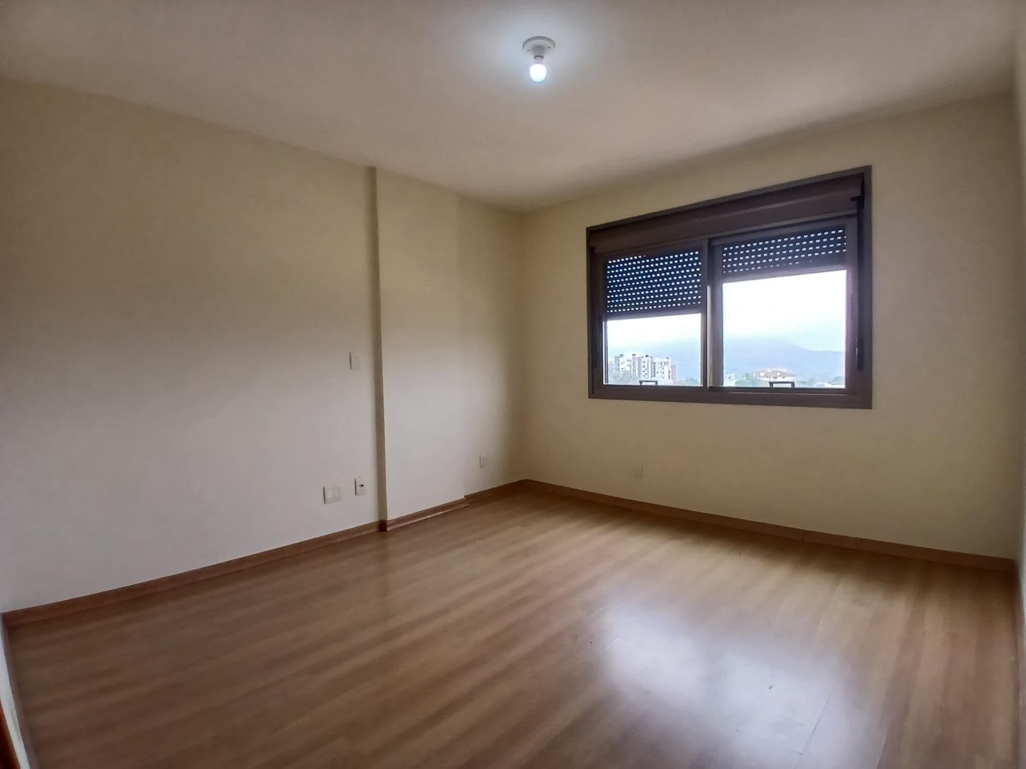 Apartamento De 2 Dormitórios Para Locação No Residencial Royal Plaza — Apartamento com 2 quartos para alugar em Nossa Senhora das Dores, Santa Maria/RS