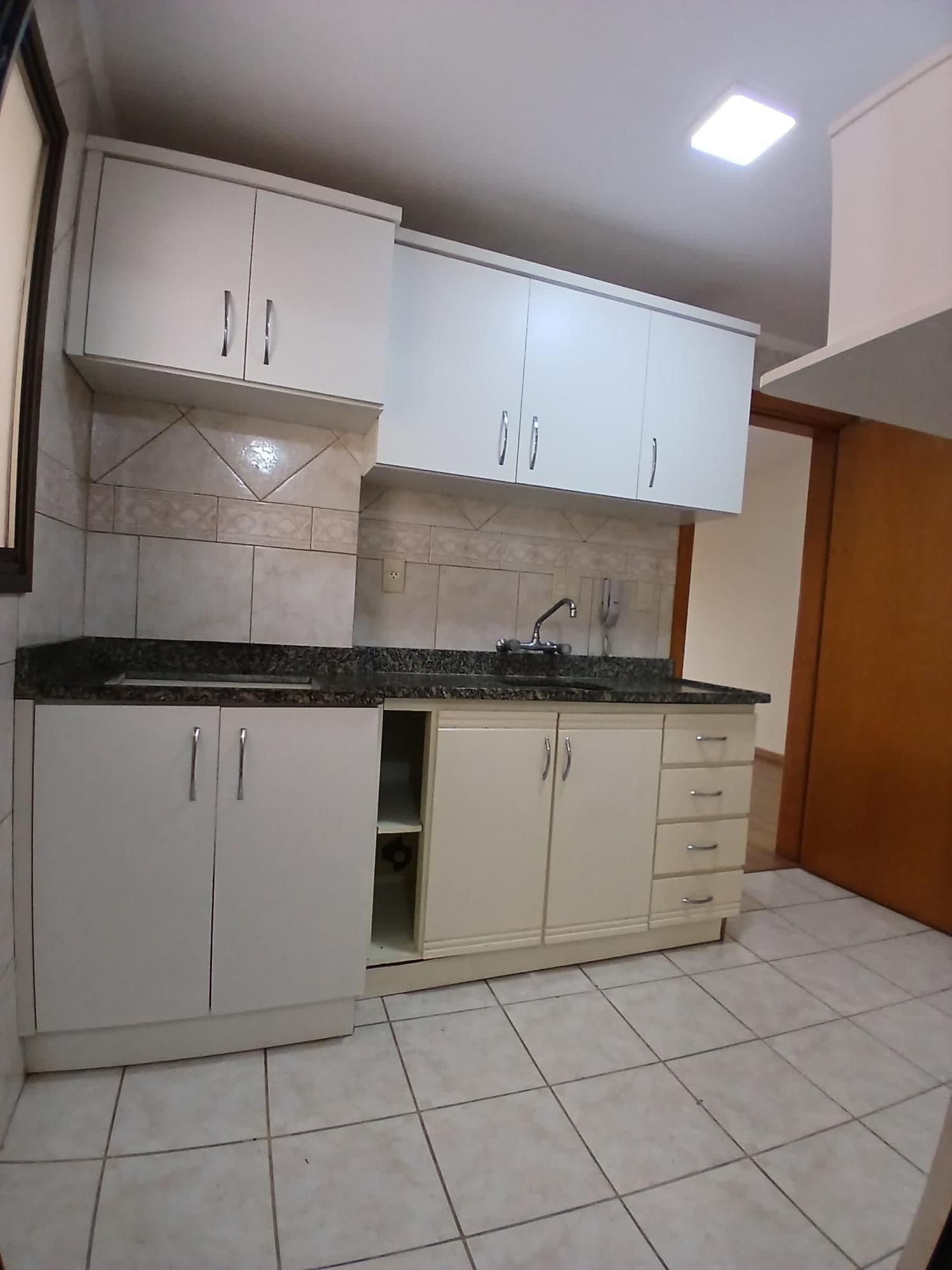 Apartamento De 2 Dormitórios Para Locação No Residencial Royal Plaza — Apartamento com 2 quartos para alugar em Nossa Senhora das Dores, Santa Maria/RS