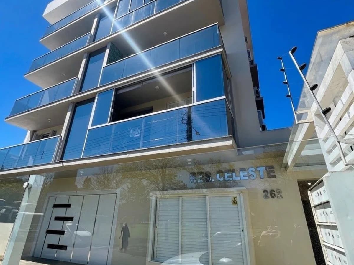 Fachada do prédio com sacadas e janelas — Residencial Celeste, Camobi, Santa Maria/RS