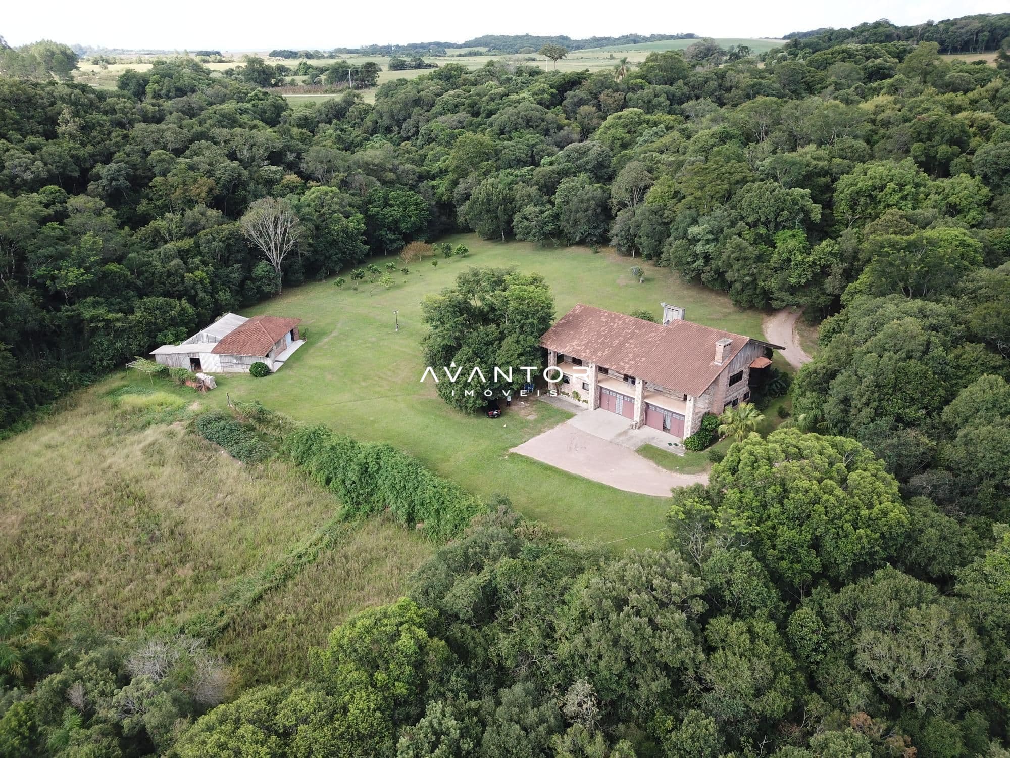 Vista aérea da propriedade e terreno — Chácara com 2 quartos à venda em Vila Catani, Silveira Martins/RS