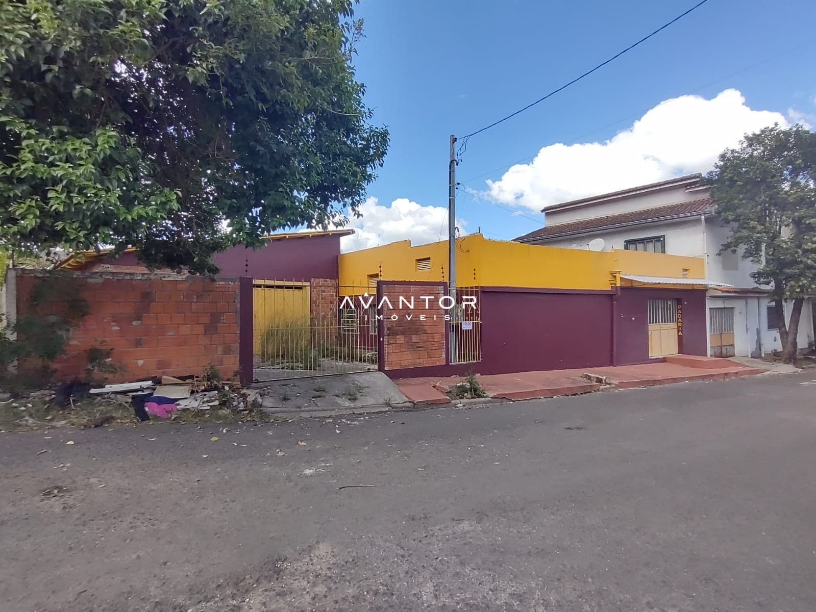 Casa Comercial com 3 salas à venda em Salgado Filho, Santa Maria/RS — foto 2 de 9