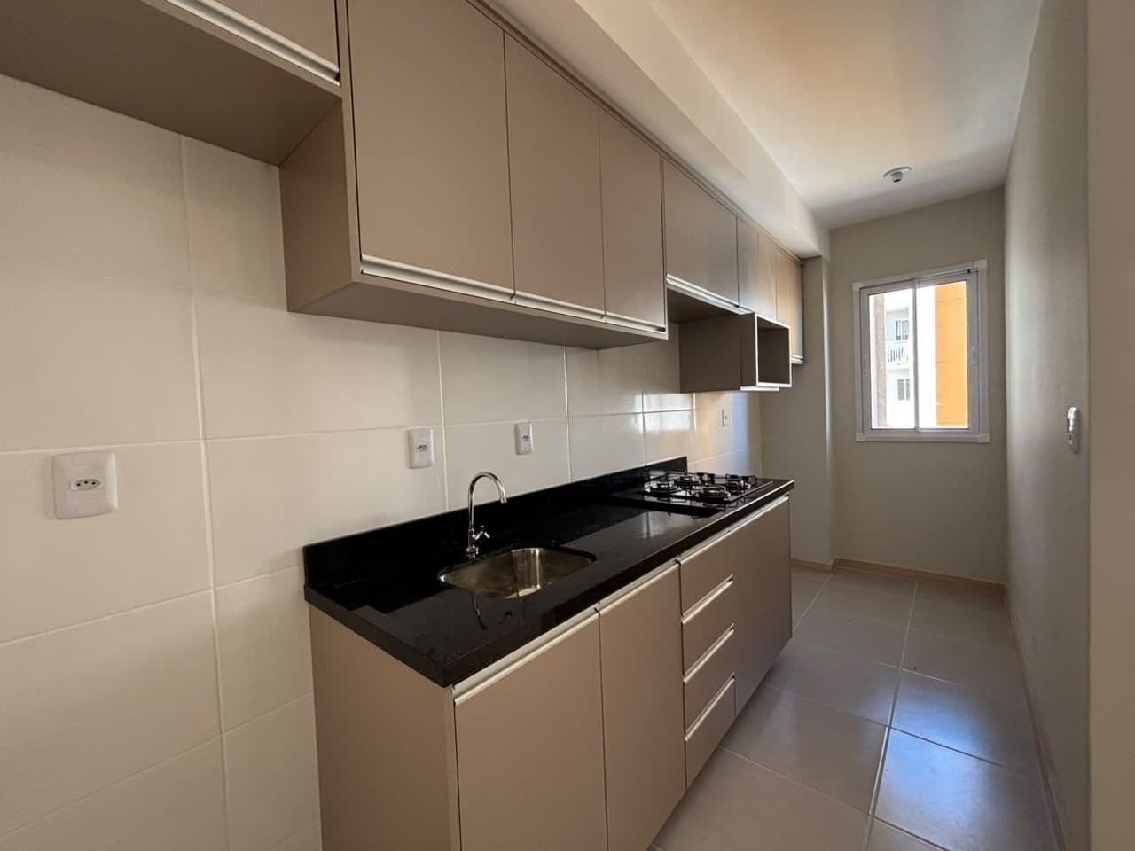 Apartamento novo de 2 dormitórios e garagem no bairro Camobi em Santa Maria — Apartamento com 2 quartos para alugar em Camobi, Santa Maria/RS