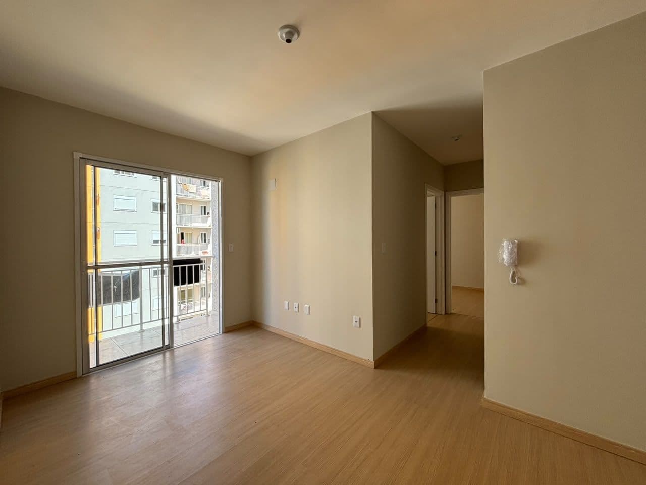 Apartamento novo de 2 dormitórios e garagem no bairro Camobi em Santa Maria — Apartamento com 2 quartos para alugar em Camobi, Santa Maria/RS
