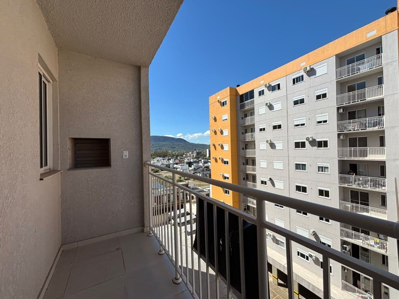 Apartamento novo de 2 dormitórios e garagem no bairro Camobi em Santa Maria — Apartamento com 2 quartos para alugar em Camobi, Santa Maria/RS