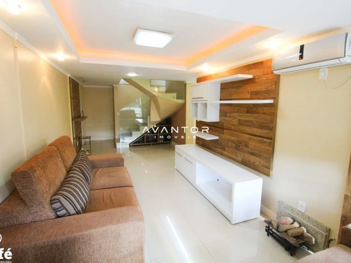 Sala de estar integrada à cozinha — Cobertura com 4 quartos à venda em Nossa Senhora das Dores, Santa Maria/RS