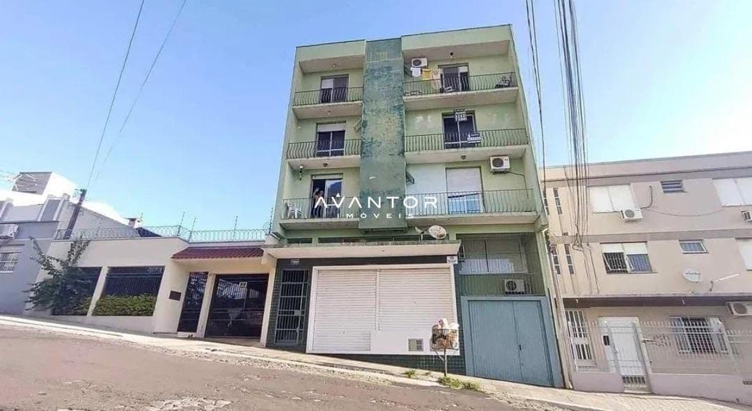 Fachada do prédio com sacadas — Apartamento com 2 quartos à venda em Menino Jesus, Santa Maria/RS