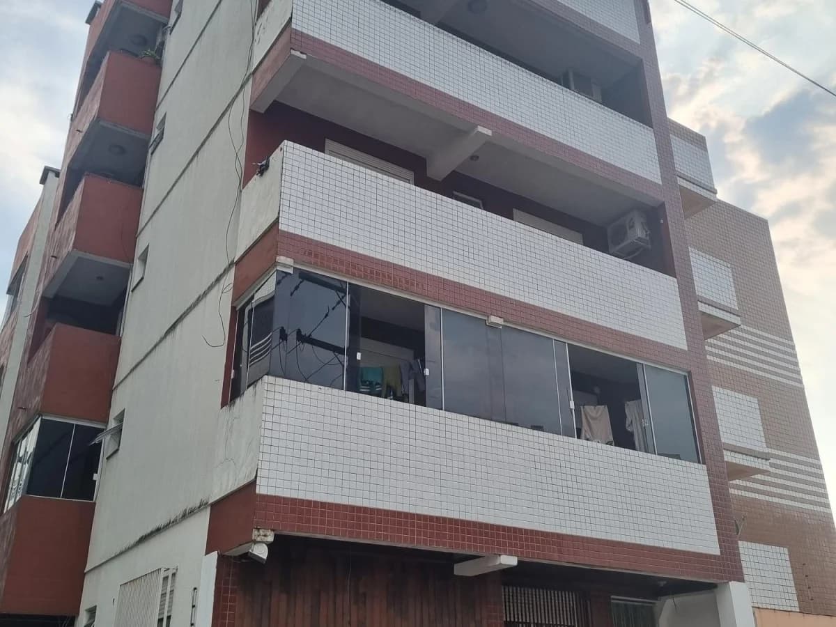 Cobertura duplex, 3 dormitórios, sacadas, terraço — Edifício Romeu Martins, Nossa Senhora do Rosário, Santa Maria/RS