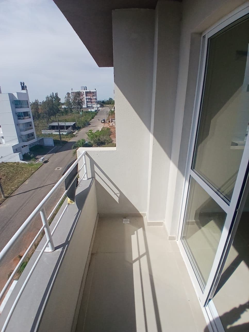 Apartamento em Camobi de 2 dormitórios, suíte, sala de estar, banheiro social, cozinha, ár — Apartamento com 2 quartos para alugar em São José, Santa Maria/RS