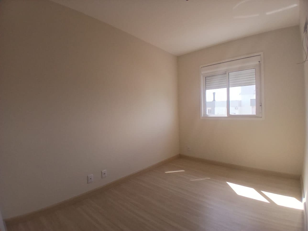 Apartamento em Camobi de 2 dormitórios, suíte, sala de estar, banheiro social, cozinha, ár — Apartamento com 2 quartos para alugar em São José, Santa Maria/RS