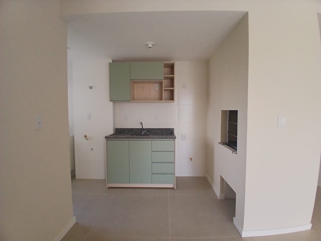 Apartamento em Camobi de 2 dormitórios, suíte, sala de estar, banheiro social, cozinha, ár — Apartamento com 2 quartos para alugar em São José, Santa Maria/RS