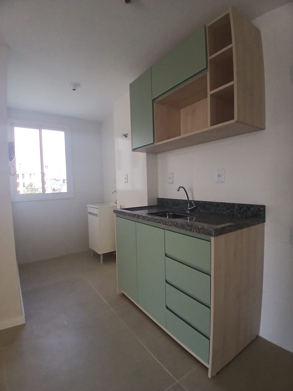 Apartamento em Camobi de 2 dormitórios, suíte, sala de estar, banheiro social, cozinha, ár — Apartamento com 2 quartos para alugar em São José, Santa Maria/RS