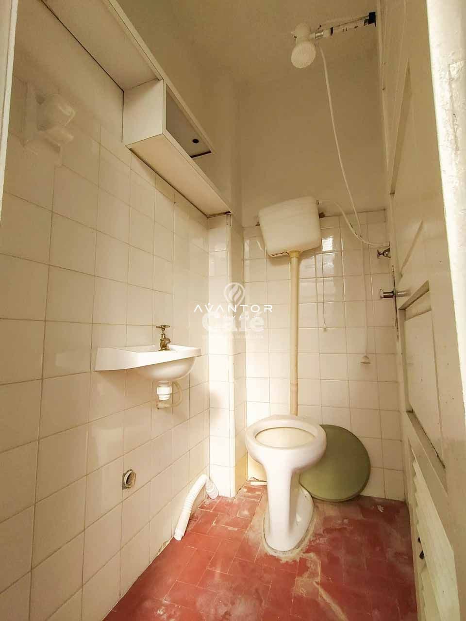 Amplo apartamento de 3 dormitórios com vaga de garagem e sacada — Apartamento com 3 quartos à venda em Centro, Santa Maria/RS