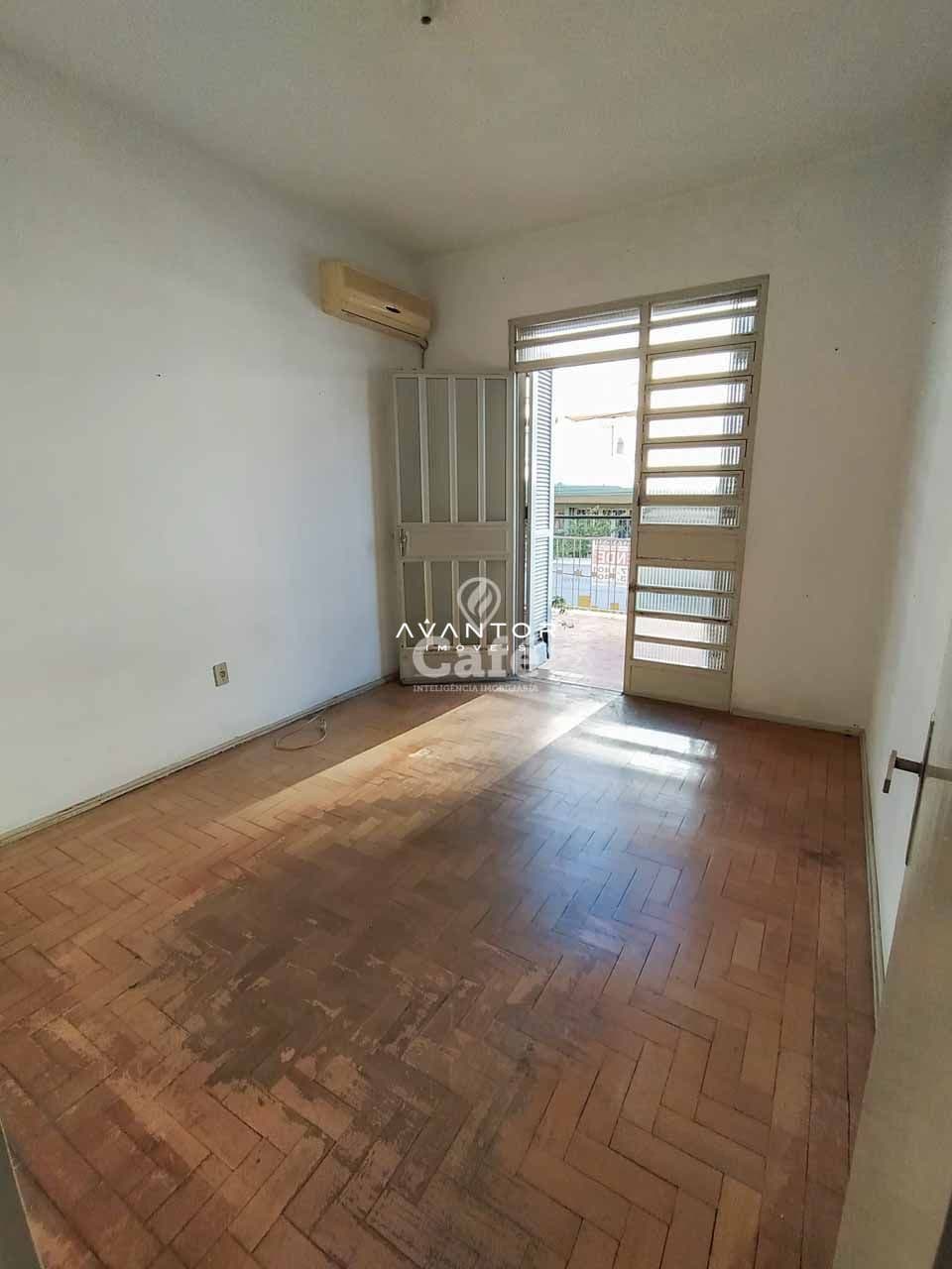 Amplo apartamento de 3 dormitórios com vaga de garagem e sacada — Apartamento com 3 quartos à venda em Centro, Santa Maria/RS