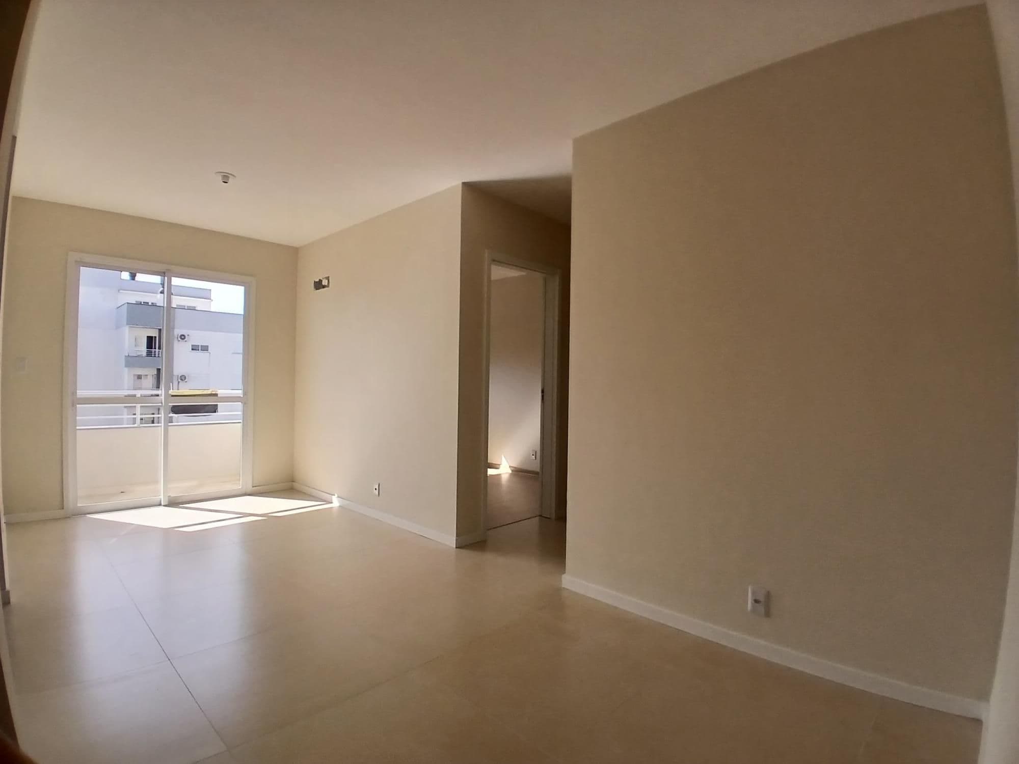 Apartamento em Camobi de 2 dormitórios, suíte, sala de estar, banheiro social, cozinha, ár — Apartamento com 2 quartos para alugar em São José, Santa Maria/RS