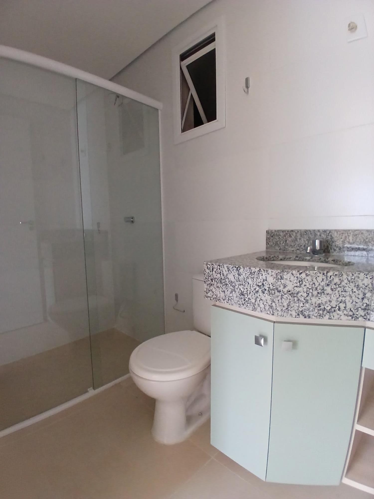 Apartamento em Camobi de 2 dormitórios, suíte, sala de estar, banheiro social, cozinha, ár — Apartamento com 2 quartos para alugar em São José, Santa Maria/RS