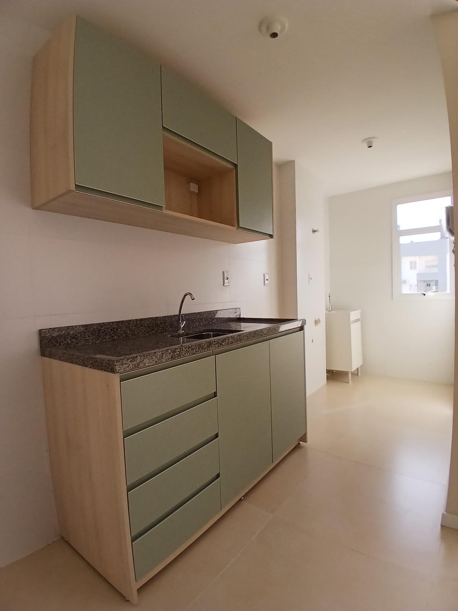 Apartamento em Camobi de 2 dormitórios, suíte, sala de estar, banheiro social, cozinha, ár — Apartamento com 2 quartos para alugar em São José, Santa Maria/RS