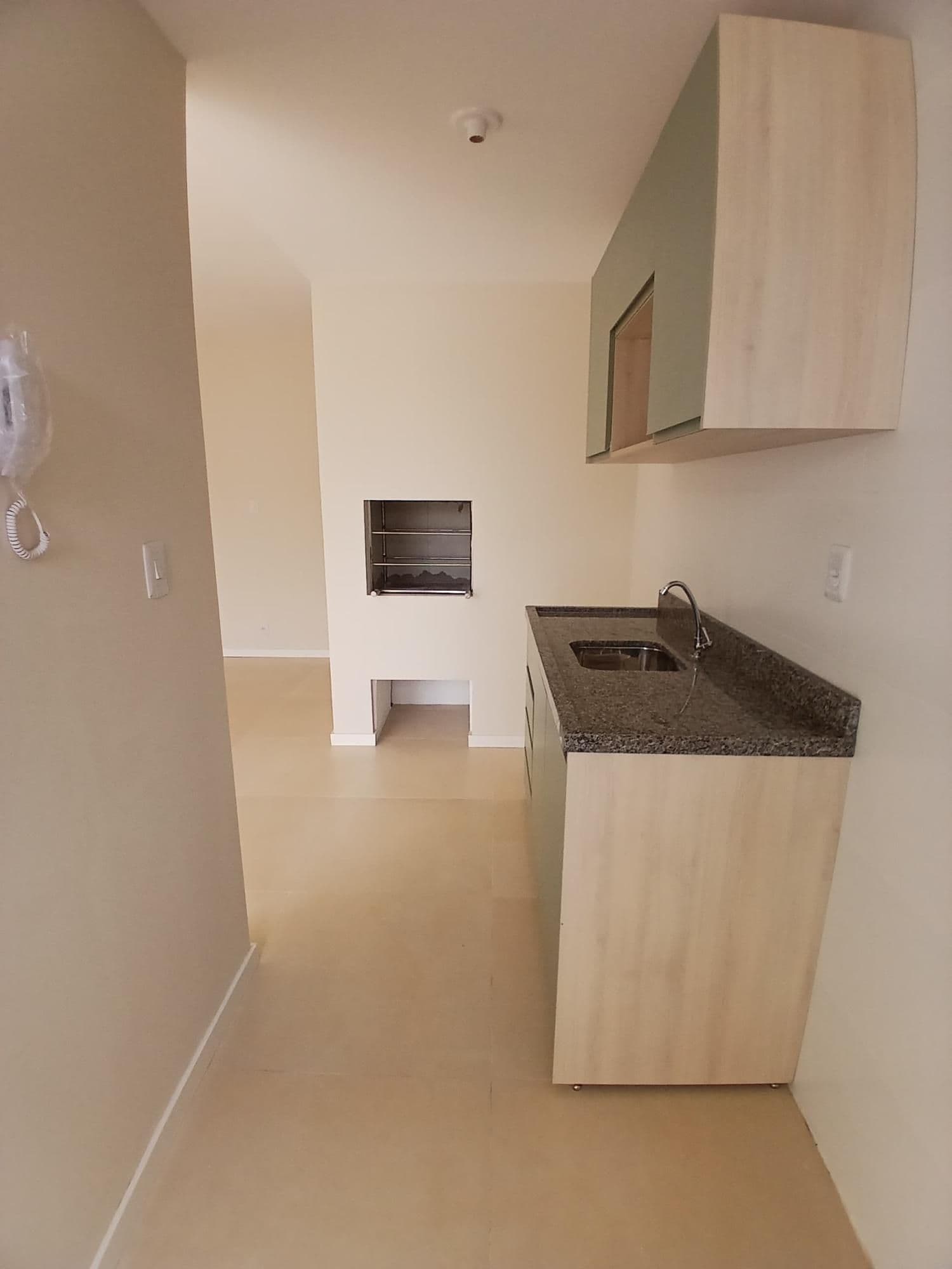 Apartamento em Camobi de 2 dormitórios, suíte, sala de estar, banheiro social, cozinha, ár — Apartamento com 2 quartos para alugar em São José, Santa Maria/RS
