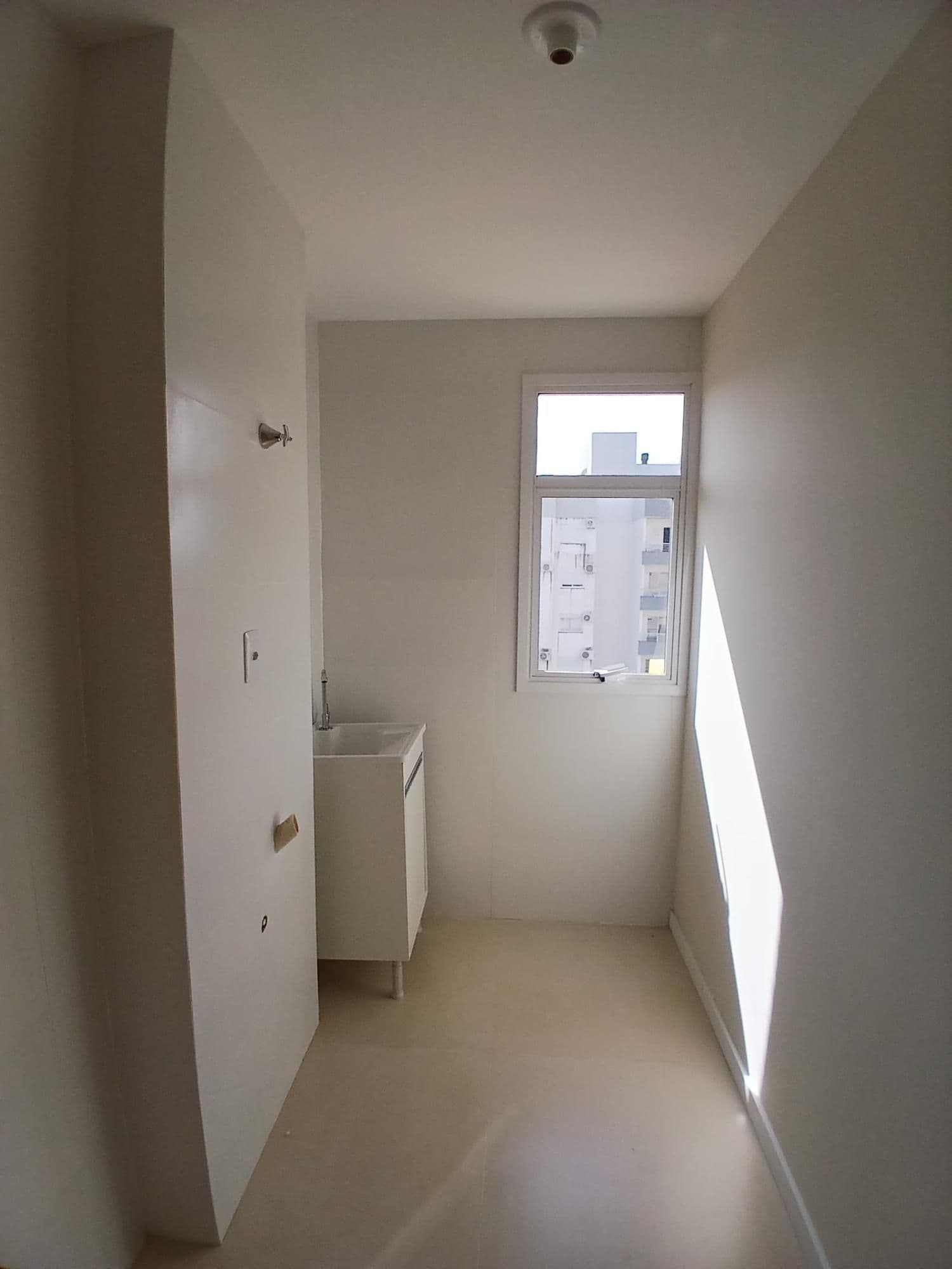 Apartamento em Camobi de 2 dormitórios, suíte, sala de estar, banheiro social, cozinha, ár — Apartamento com 2 quartos para alugar em São José, Santa Maria/RS