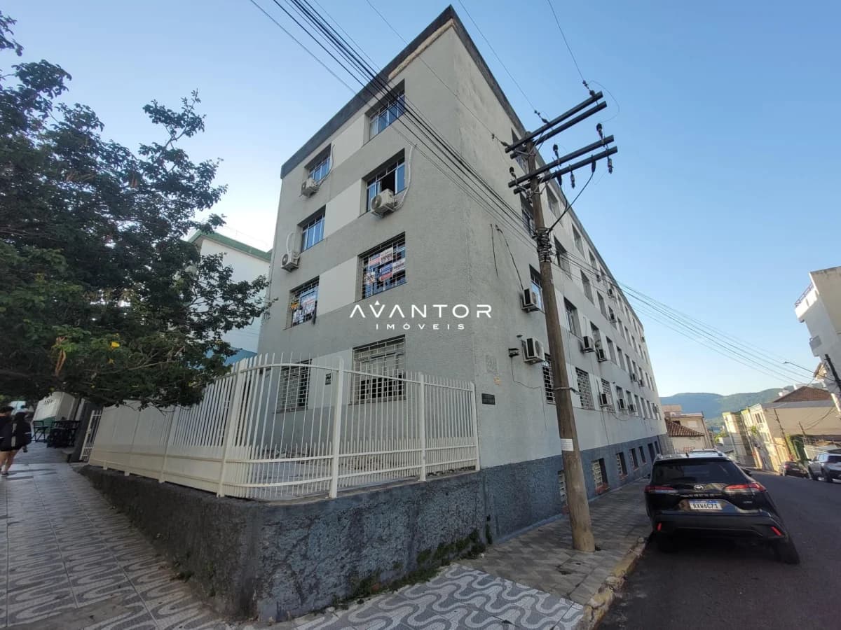 Fachada do prédio com garagem — Edifício Scherer, Nossa Senhora do Rosário, Santa Maria/RS