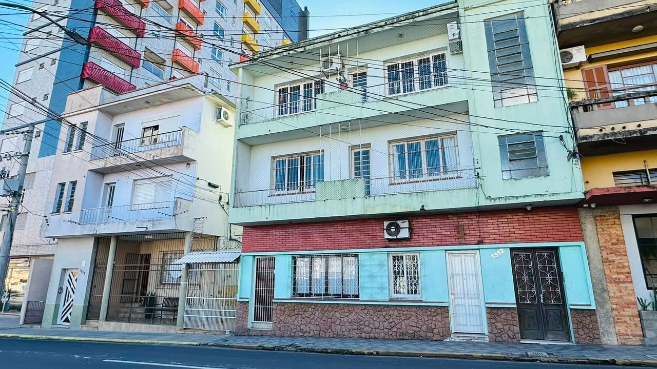 Terreno 24x50m em região universitária central, ótima localização. Santa Maria — Prédio Residencial com 27 quartos à venda em Nossa Senhora do Rosário, Santa Maria/RS