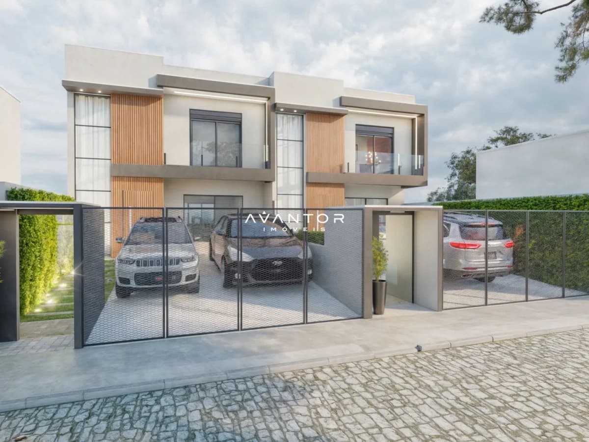 Fachada da casa com garagem — Casa com 3 quartos à venda em Camobi, Santa Maria/RS