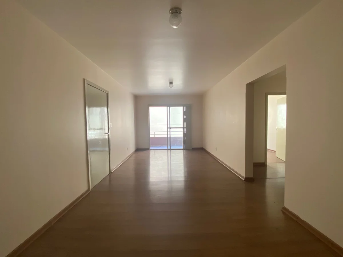 Apto 3 Dormitórios com sacada em andar TÉRREO — Residencial Santa Paula, Nossa Senhora de Fátima, Santa Maria/RS