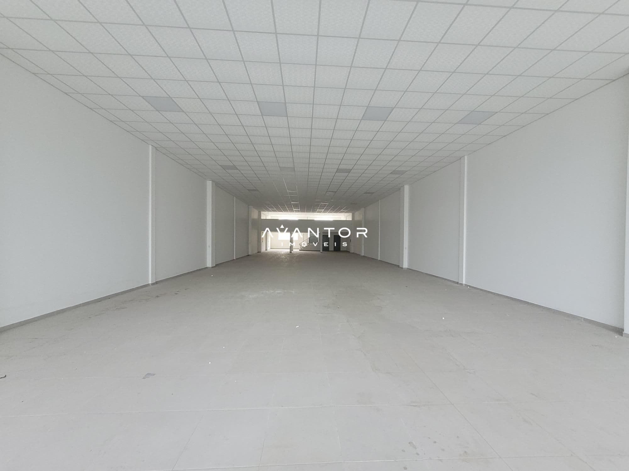 Pavilhão com 2 salas para alugar em Nossa Senhora Medianeira, Santa Maria/RS — foto 2 de 16