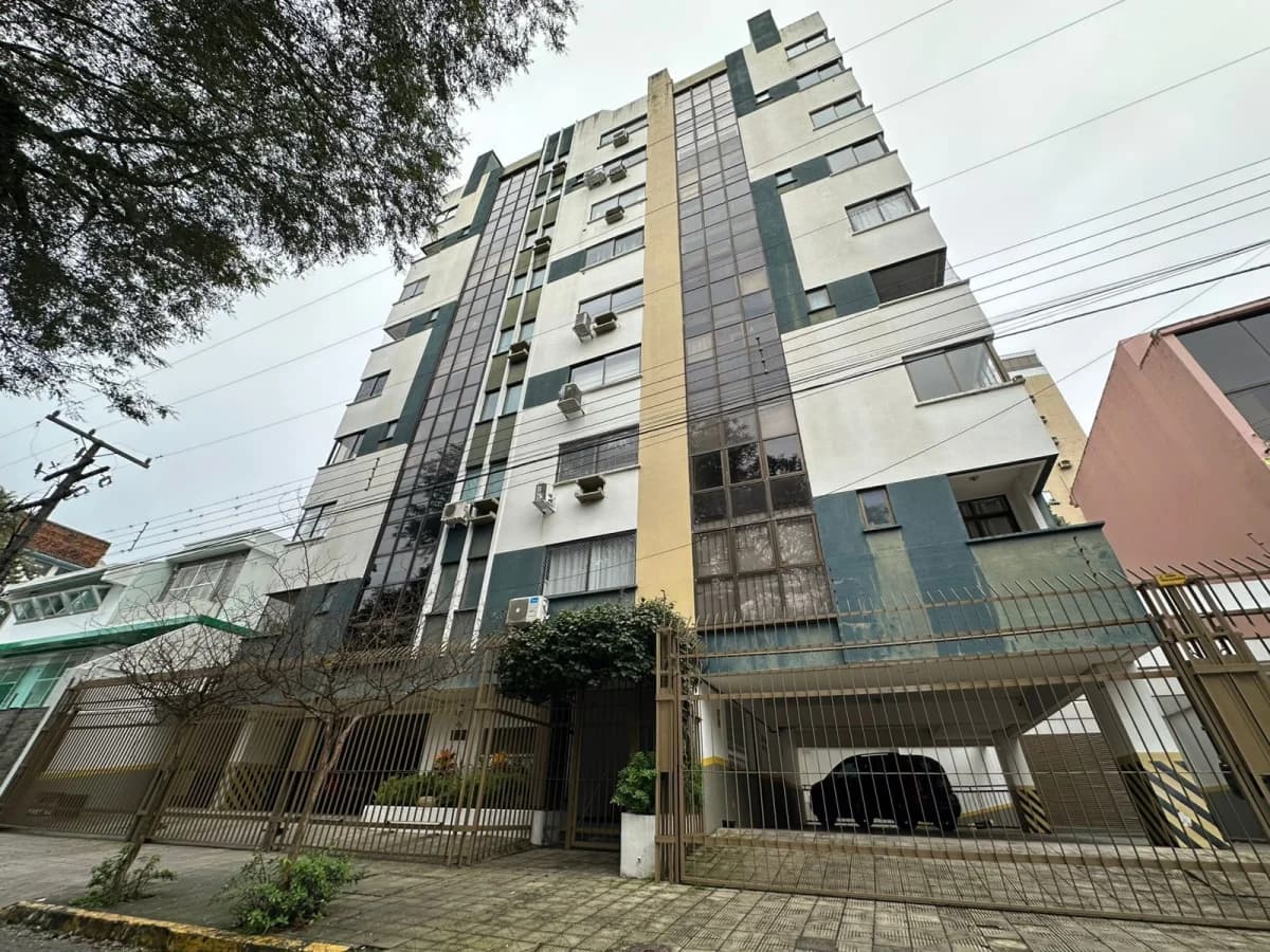 Apartamento Duplex, dois dormitórios, dois banheiros. Localização Central — Condomínio Edifício Golden Park, Centro, Santa Maria/RS