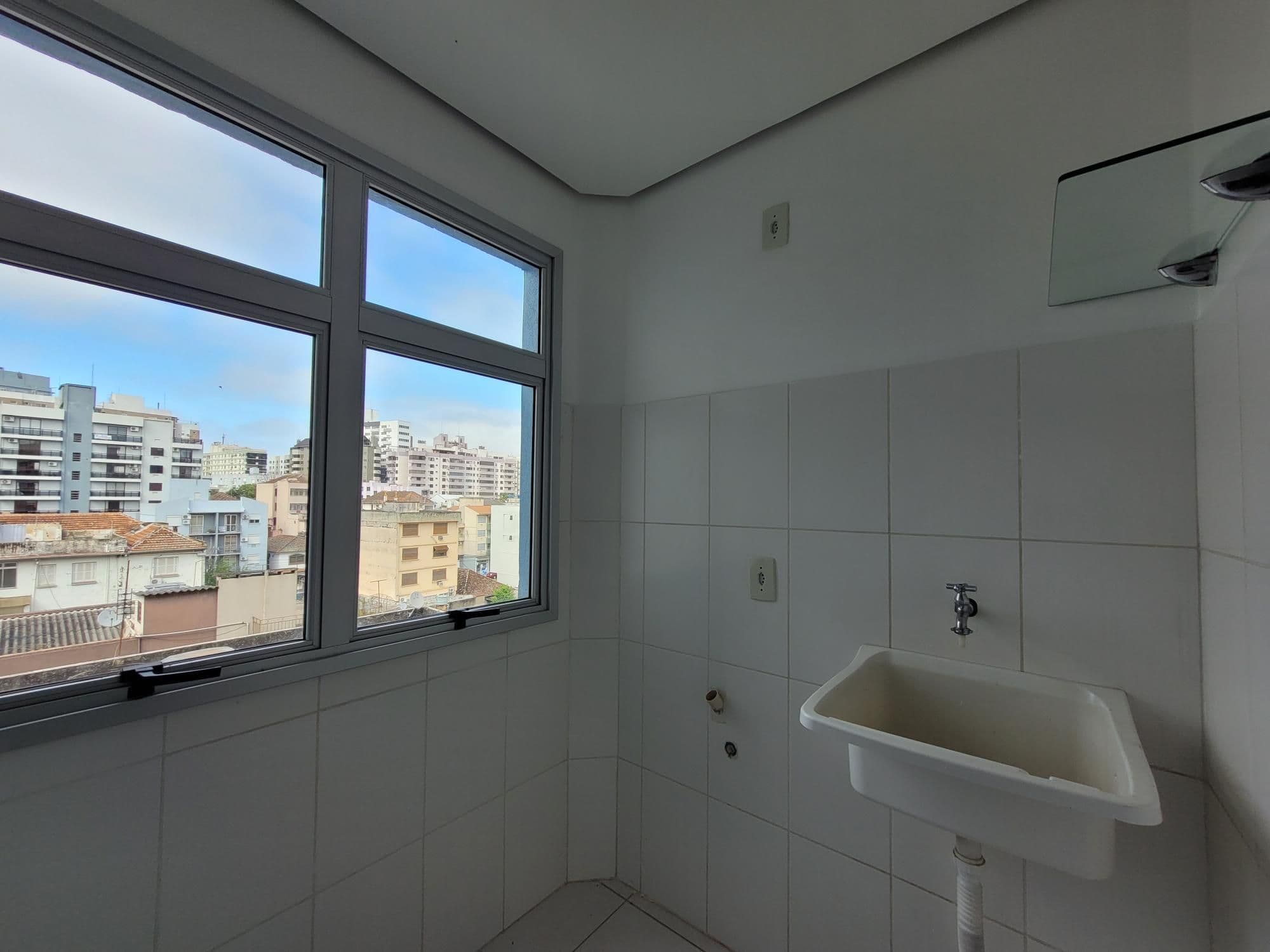 Apartamento de 3 dormitórios, Suíte, Sacada com churrasqueira, Box de Garagem, no Residenc — Apartamento com 3 quartos para alugar em Centro, Santa Maria/RS