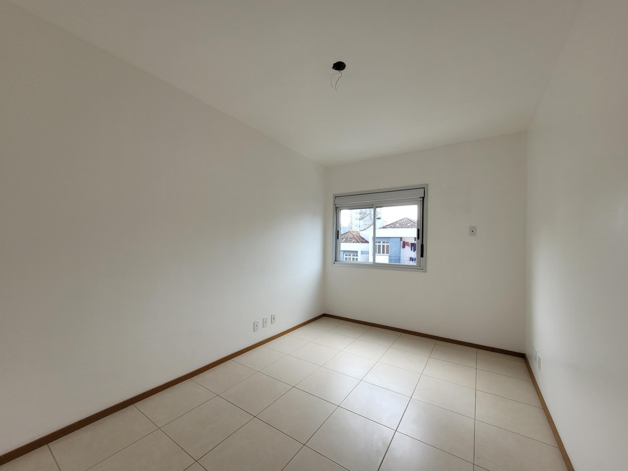 Apartamento de 3 dormitórios, Suíte, Sacada com churrasqueira, Box de Garagem, no Residenc — Apartamento com 3 quartos para alugar em Centro, Santa Maria/RS