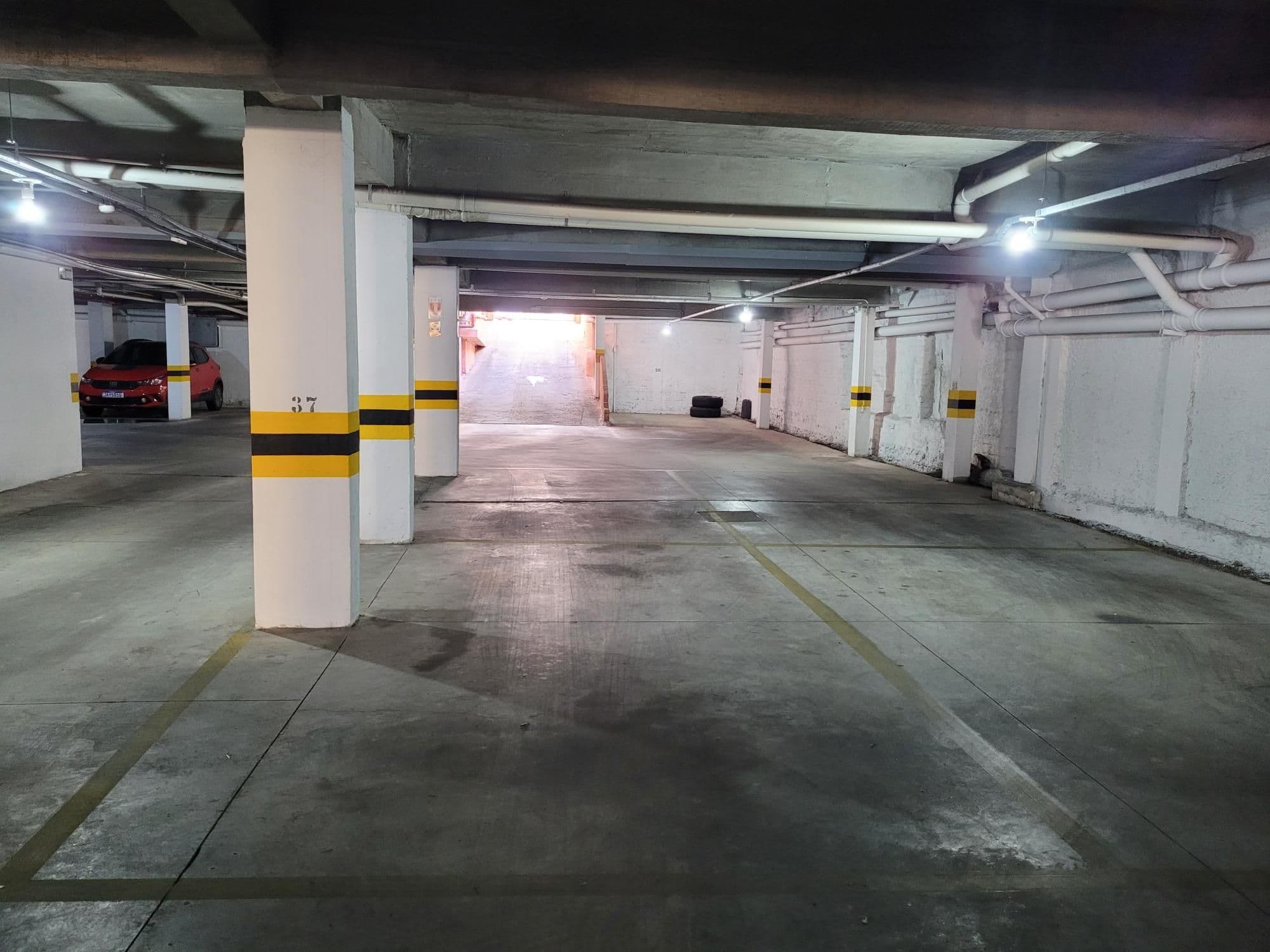 Apartamento de 3 dormitórios, Suíte, Sacada com churrasqueira, Box de Garagem, no Residenc — Apartamento com 3 quartos para alugar em Centro, Santa Maria/RS