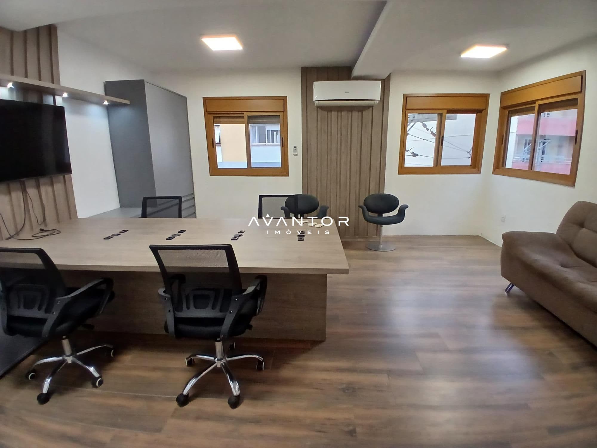 Sala Comercial com 1 sala para alugar em Nossa Senhora de Fátima, Santa Maria/RS — foto 2 de 16