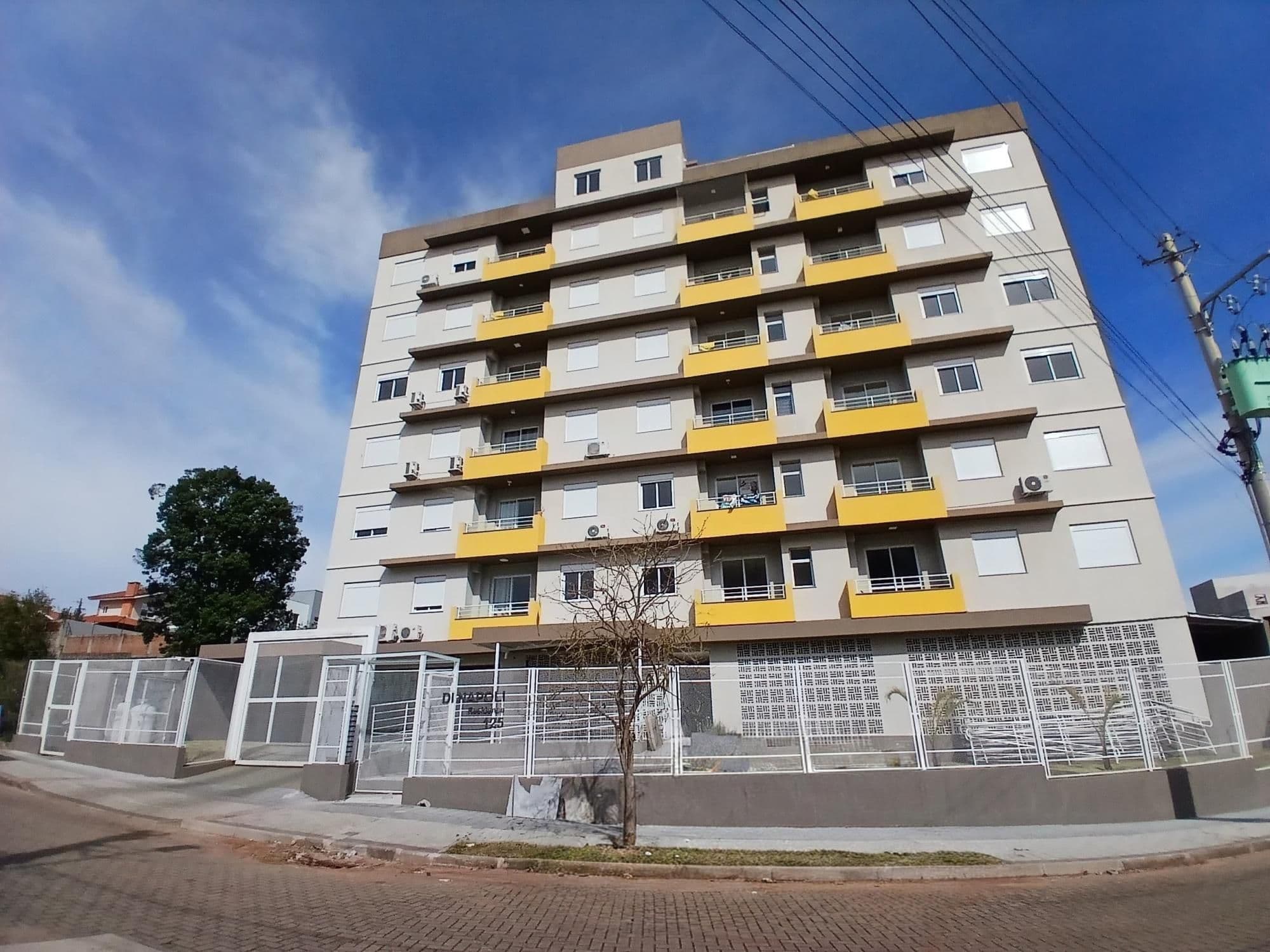 Apartamento em Camobi de 2 dormitórios, suíte, sala de estar, banheiro social, cozinha, ár — Apartamento com 2 quartos para alugar em São José, Santa Maria/RS