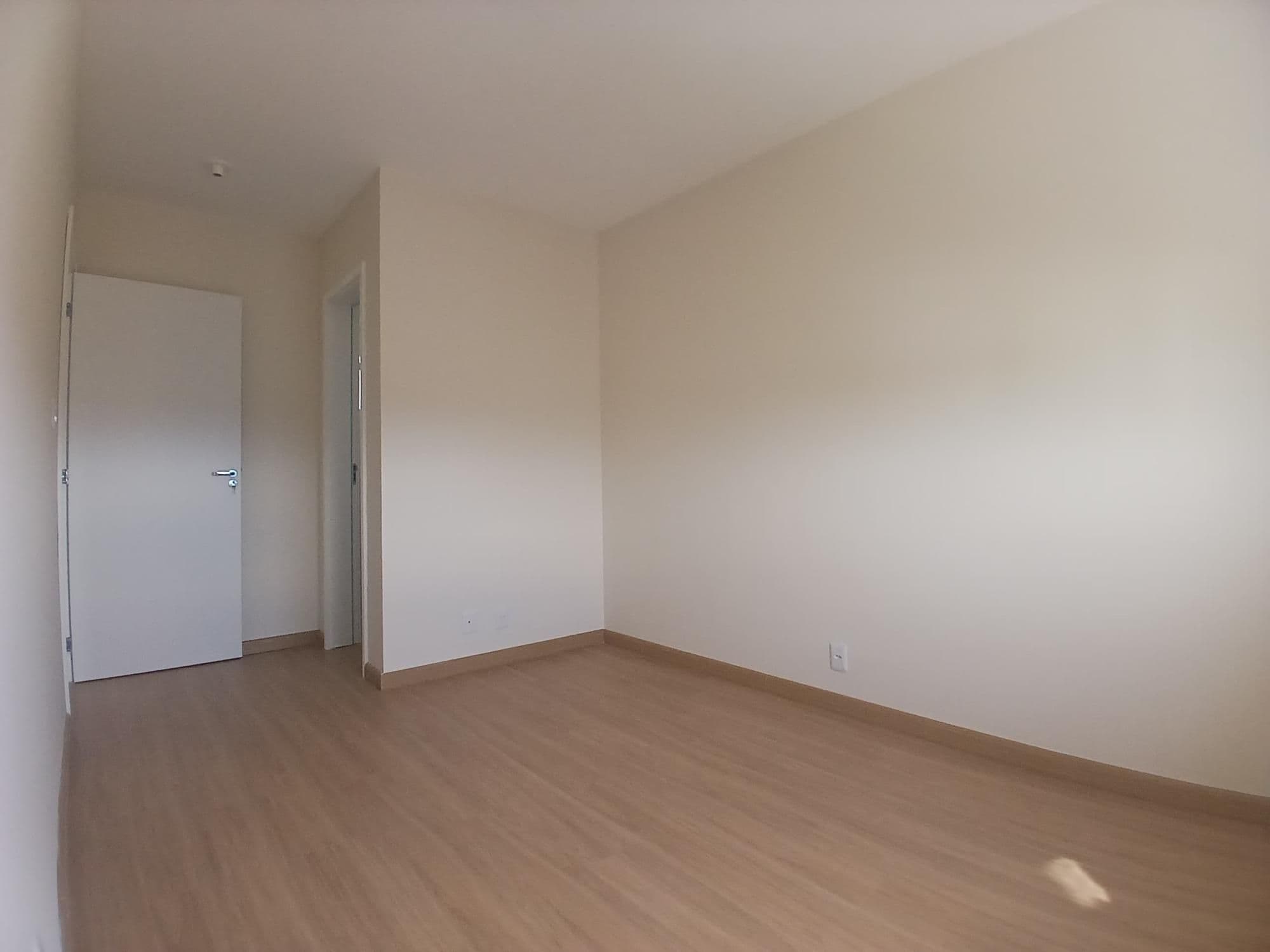 Apartamento em Camobi de 2 dormitórios, suíte, sala de estar, banheiro social, cozinha, ár — Apartamento com 2 quartos para alugar em São José, Santa Maria/RS
