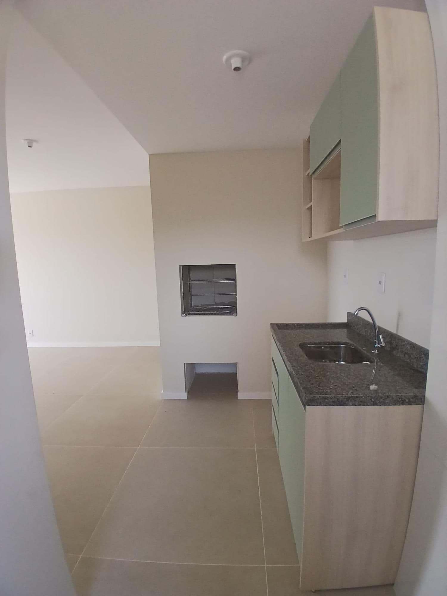 Apartamento em Camobi de 2 dormitórios, suíte, sala de estar, banheiro social, cozinha, ár — Apartamento com 2 quartos para alugar em São José, Santa Maria/RS