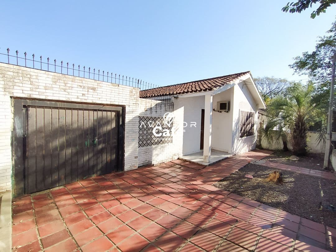 Casa de 3 dormitórios e com pátio — Casa com 3 quartos à venda em Patronato, Santa Maria/RS