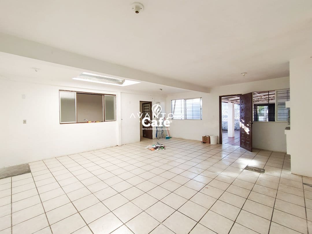 Casa de 3 dormitórios e com pátio — Casa com 3 quartos à venda em Patronato, Santa Maria/RS