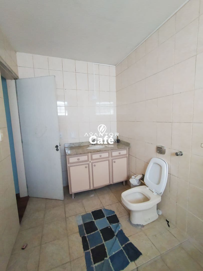 Casa de 3 dormitórios e com pátio — Casa com 3 quartos à venda em Patronato, Santa Maria/RS