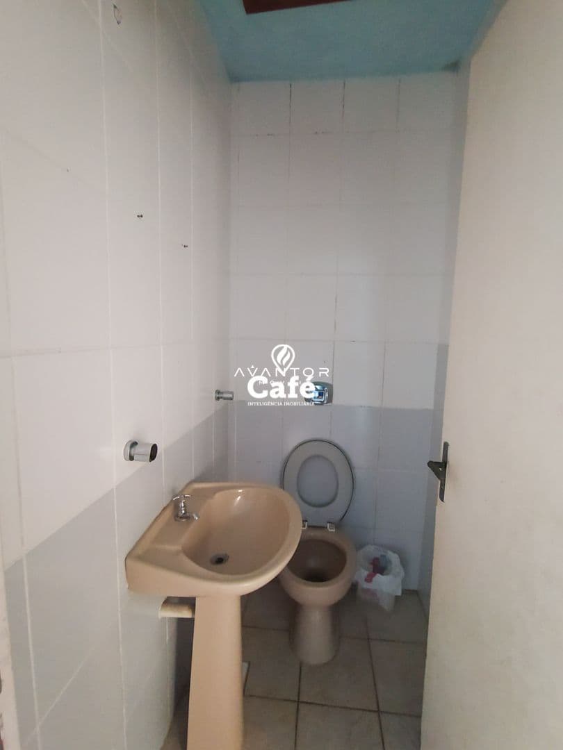 Casa de 3 dormitórios e com pátio — Casa com 3 quartos à venda em Patronato, Santa Maria/RS