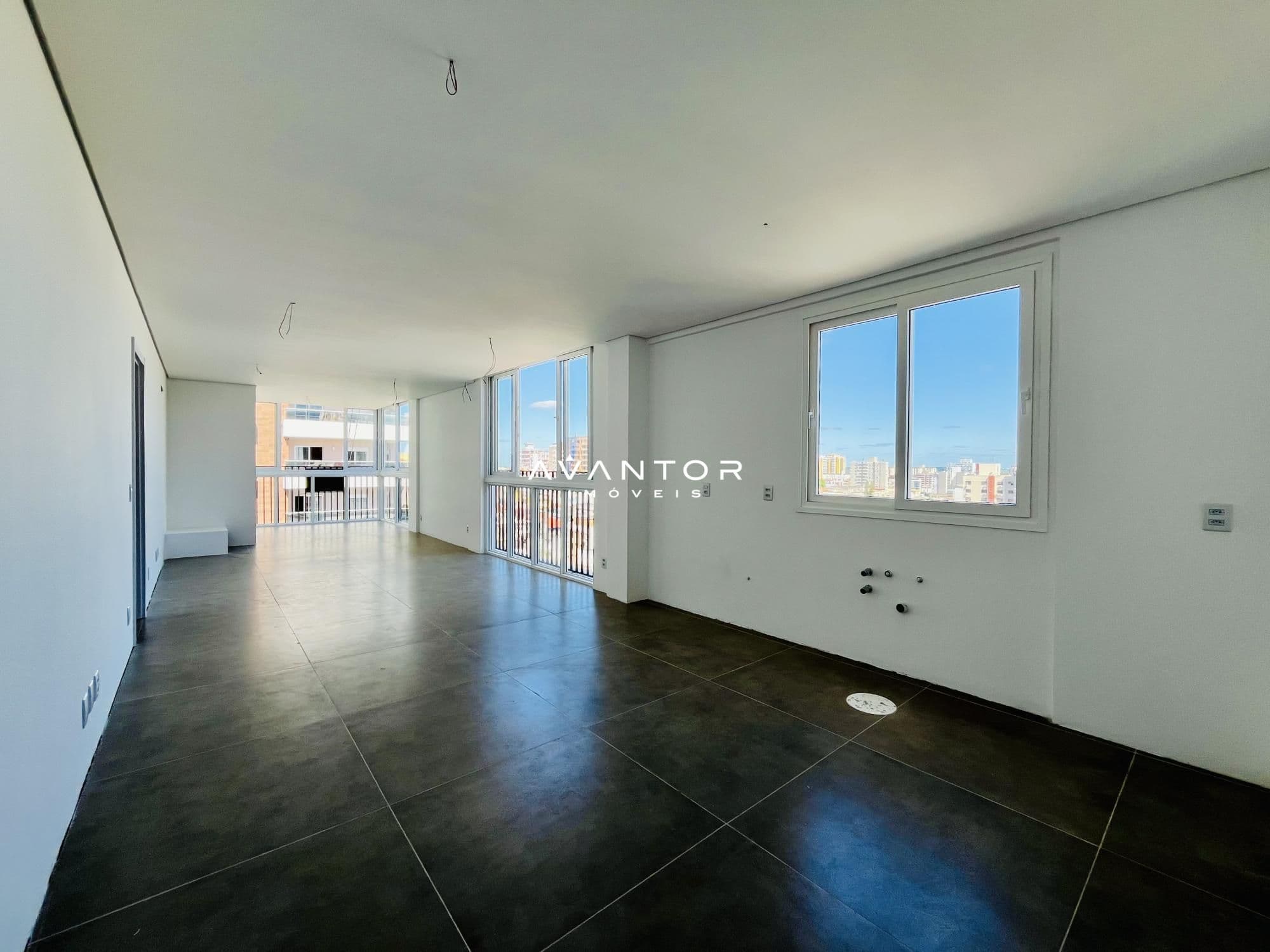 Apartamento com 3 quartos à venda no Residencial Saphiro, em Centro, Santa Maria/RS — foto 2 de 21