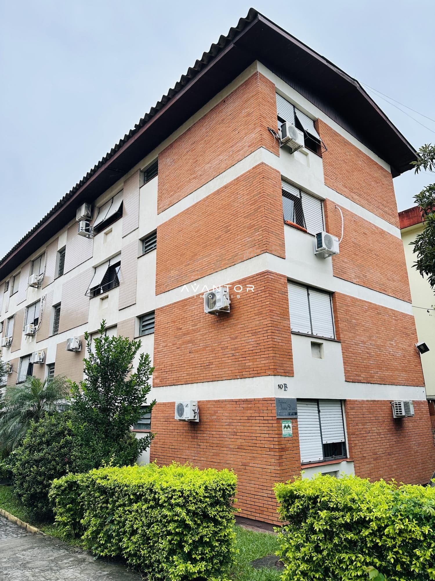 Fachada do prédio em alvenaria — Apartamento com 3 quartos à venda em Nossa Senhora de Lourdes, Santa Maria/RS