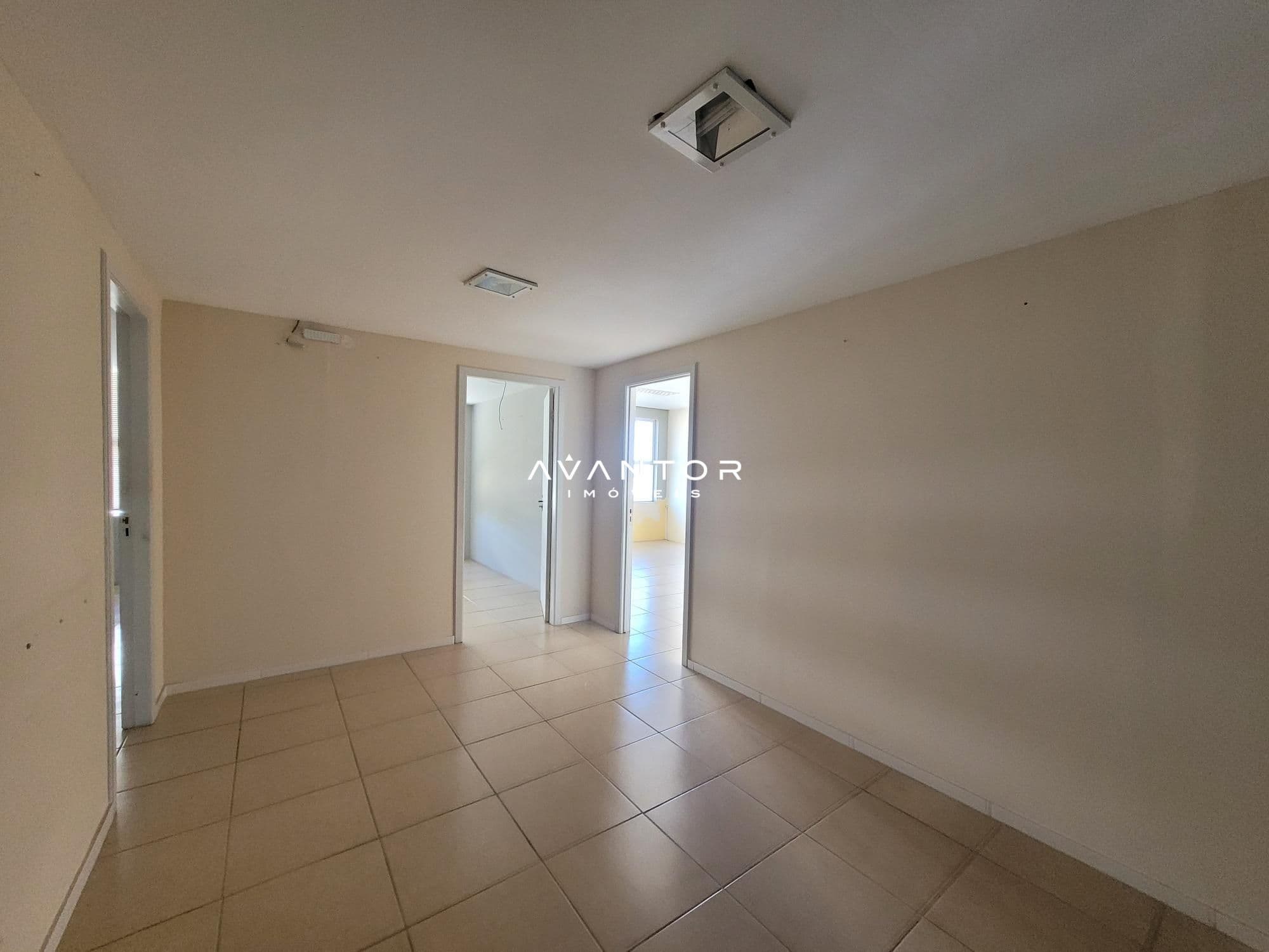 Sala Comercial com 10 salas para alugar em Nossa Senhora Medianeira, Santa Maria/RS — foto 10 de 31