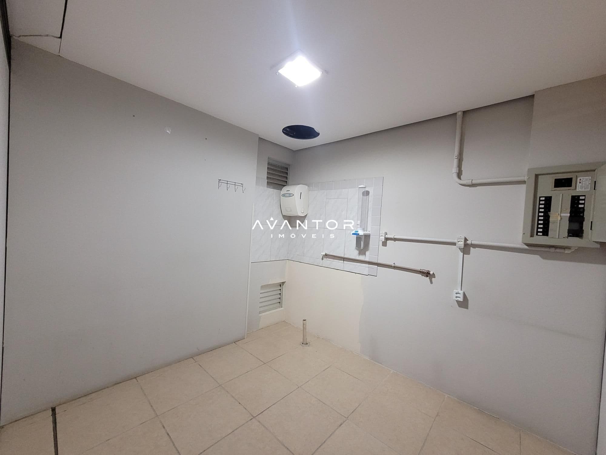 Sala Comercial com 10 salas para alugar em Nossa Senhora Medianeira, Santa Maria/RS — foto 12 de 31