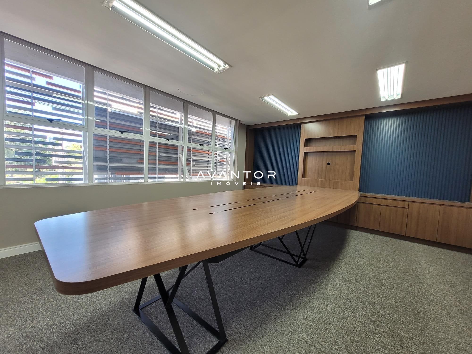Sala Comercial com 10 salas para alugar em Nossa Senhora Medianeira, Santa Maria/RS — foto 17 de 31